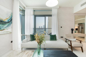 Marina Vista 2 - Beachfront Stunning - Full Sea Views